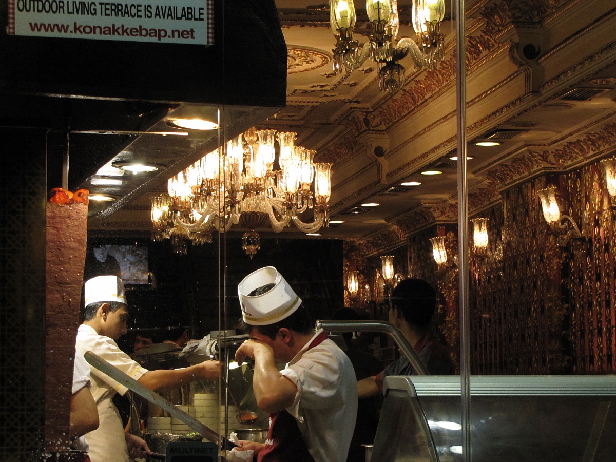 Dietro il lusso: l'umile lavoro