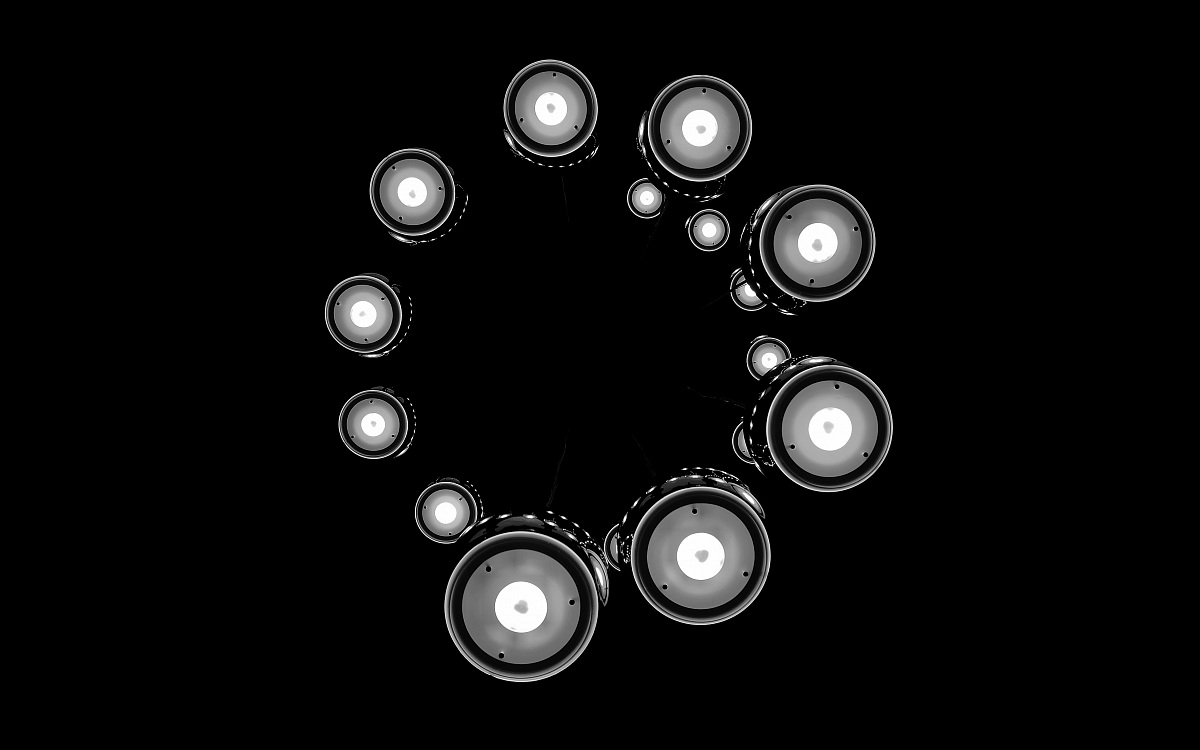 They're coming (b / w)