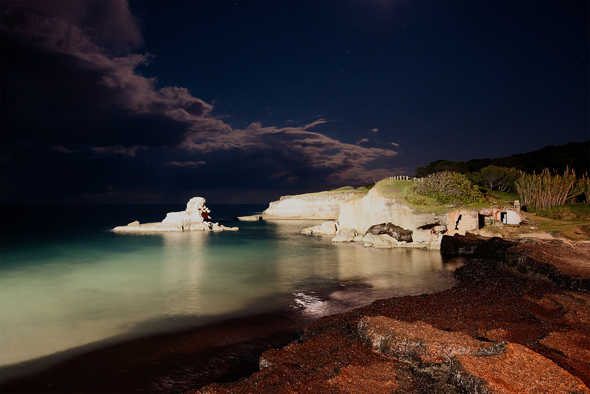 Baia di S.Andrea notturno      Paesaggio