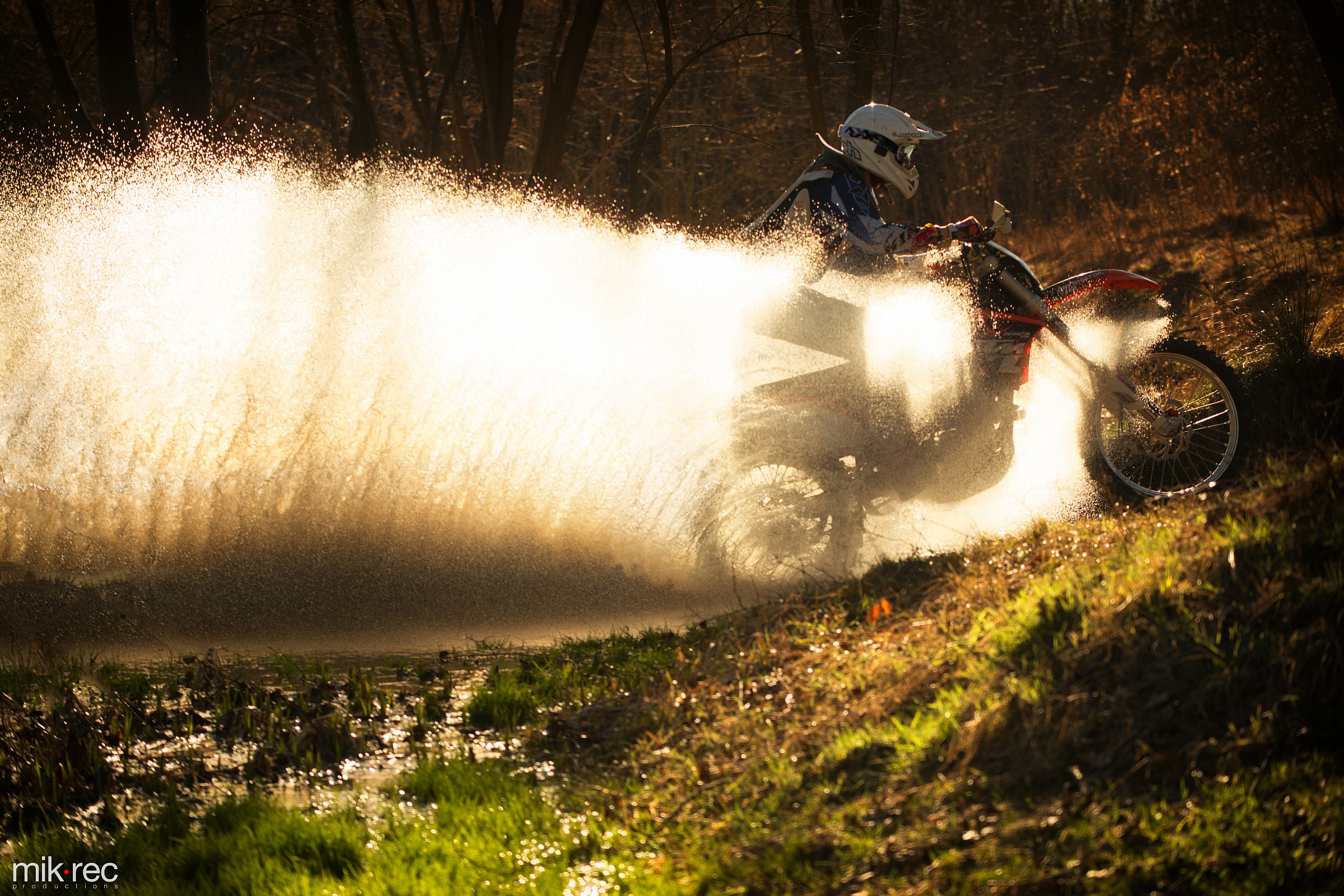 Moto / sunset / splash / photo = Happy