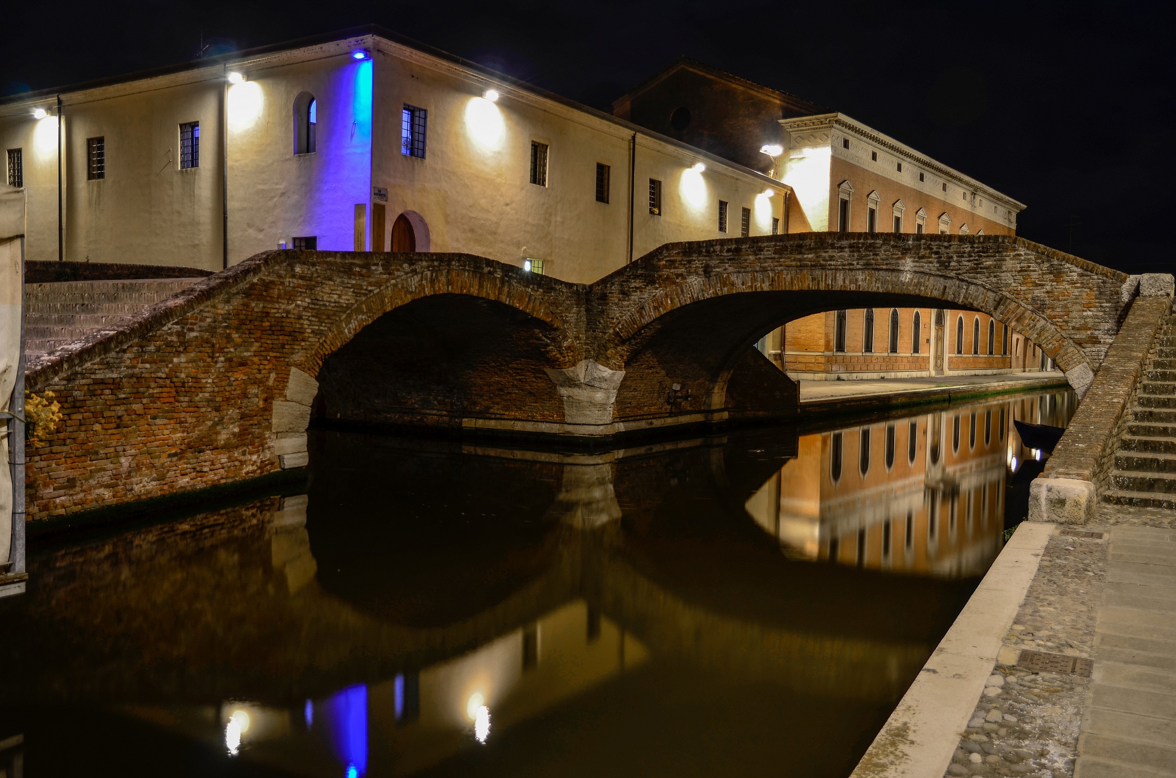 Comacchio by night