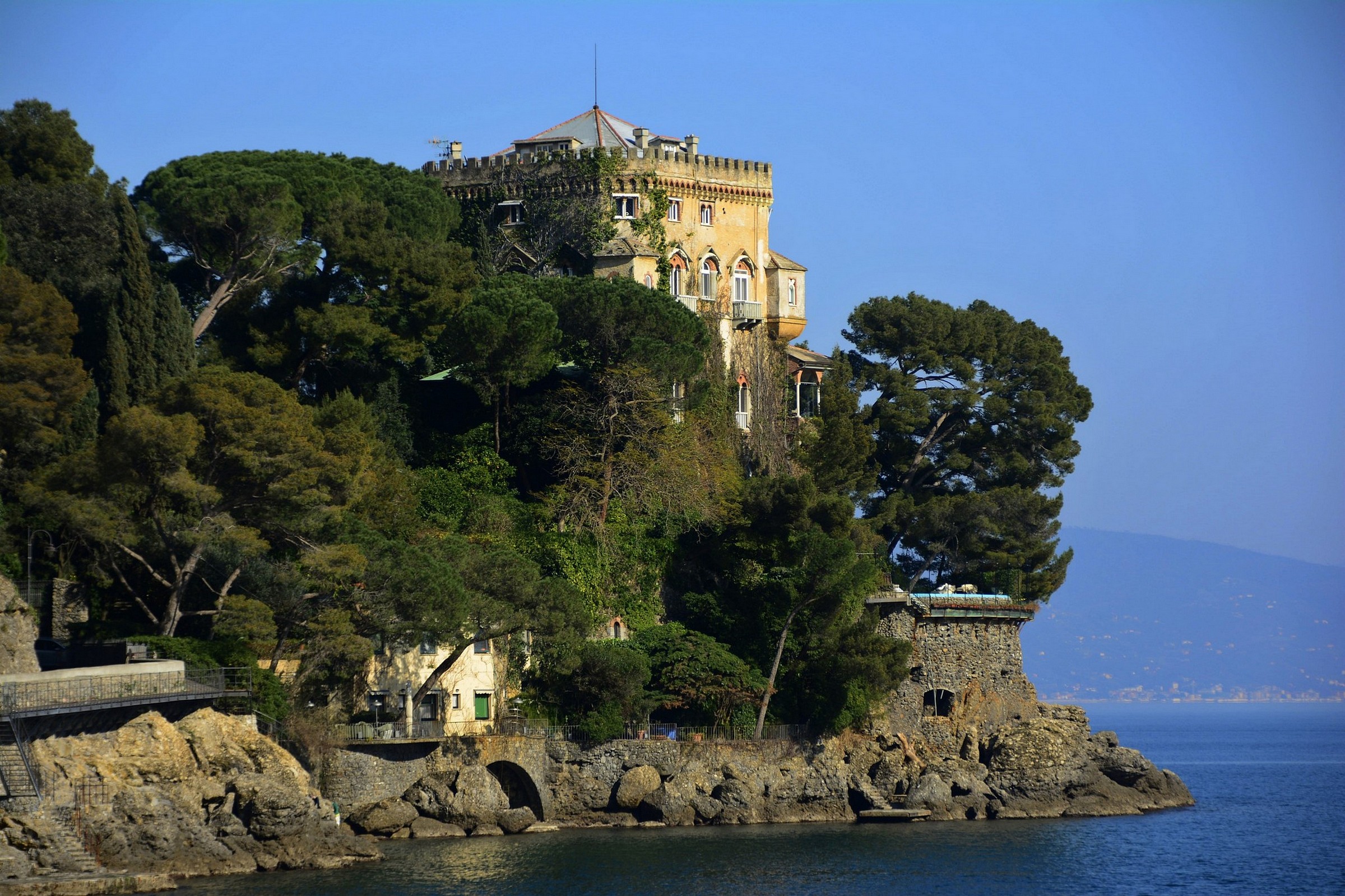castello a portofino