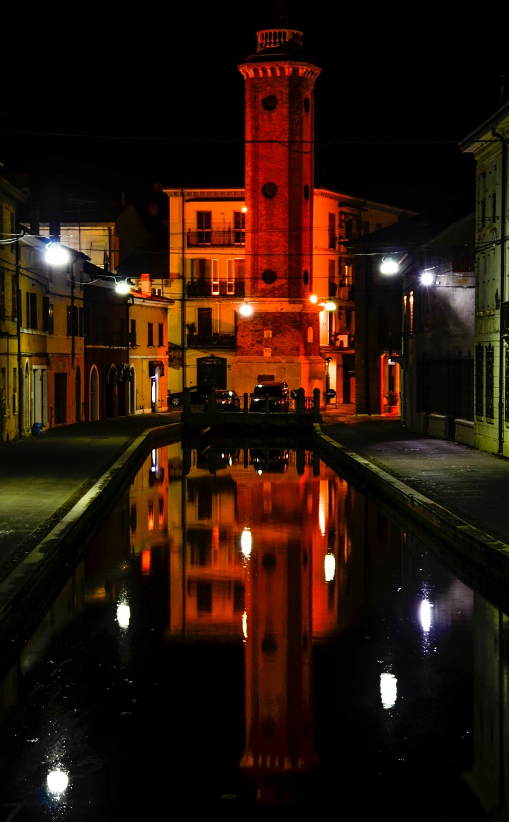 Comacchio by night
