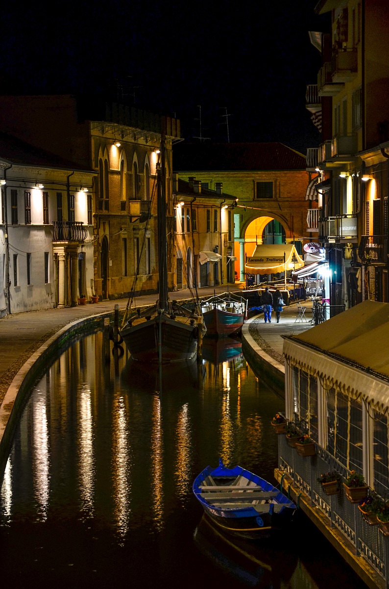 Comacchio by night
