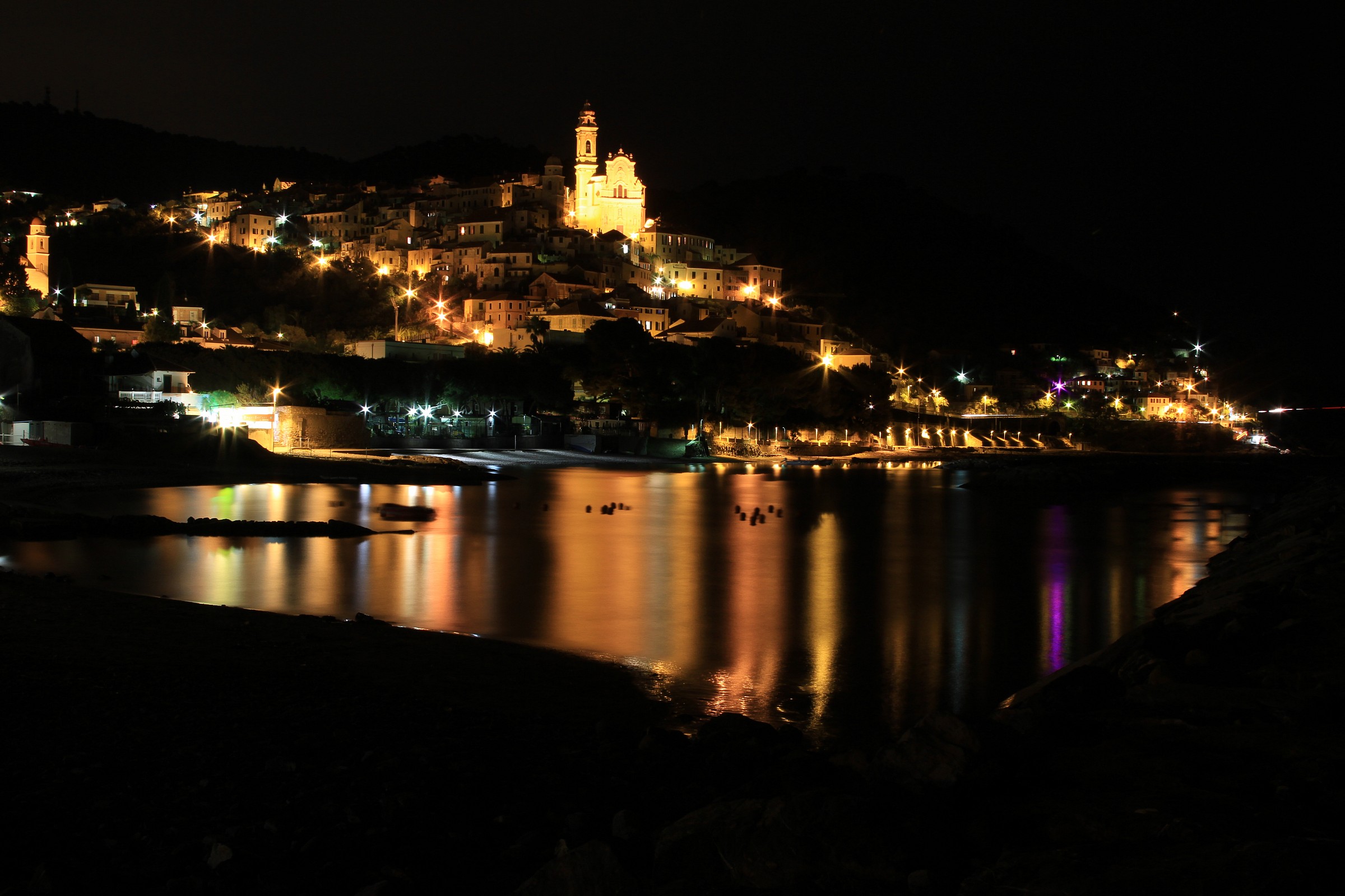 A mezzanotte sul mare