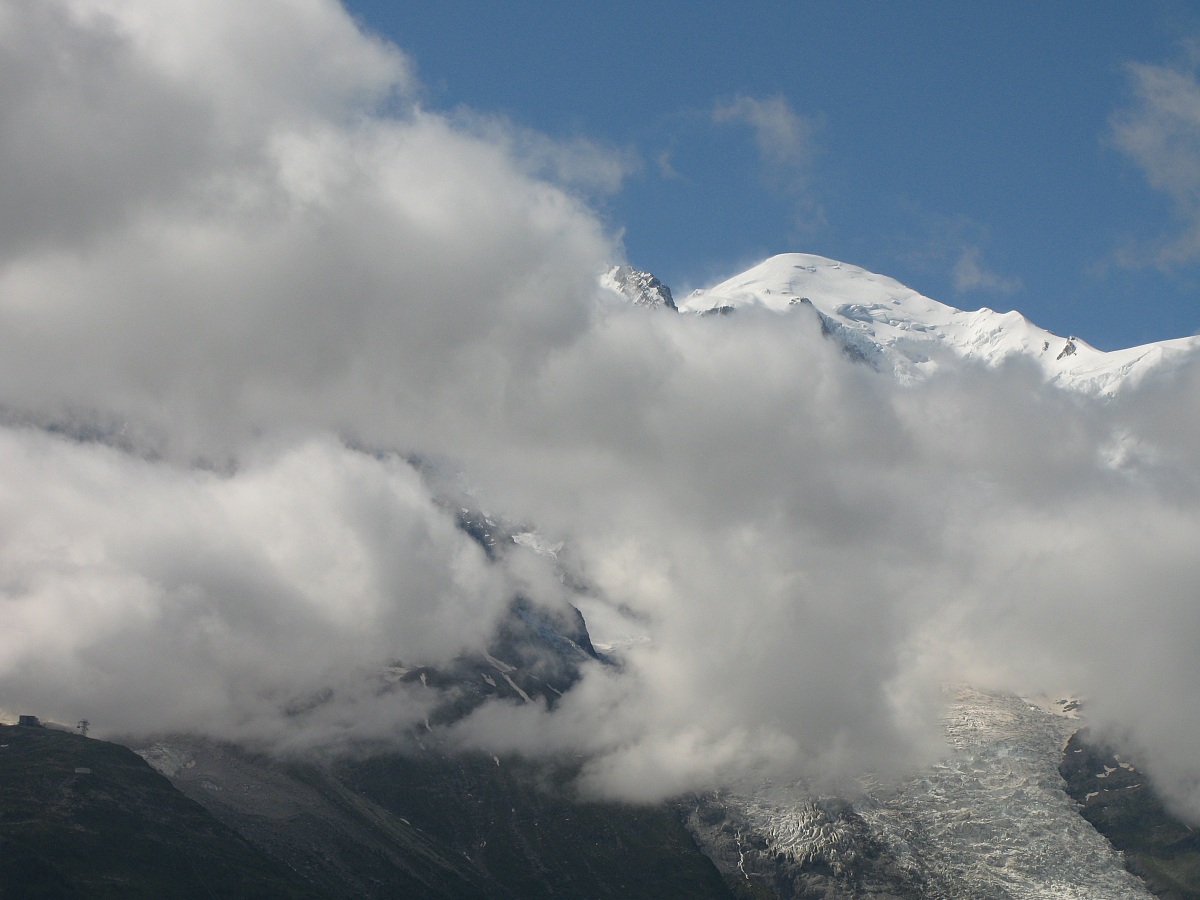 Il Bianco sbuca dalle nuvole