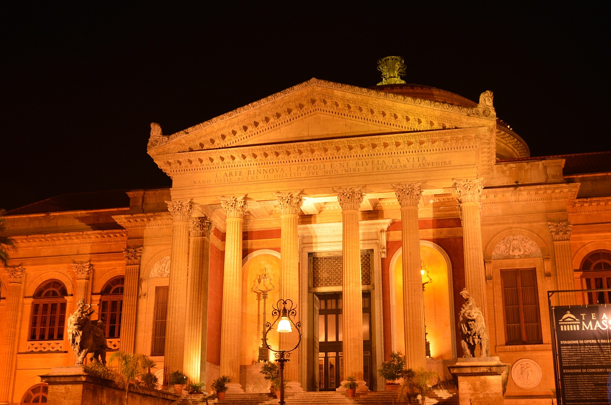 Teatro Massimo in the night
