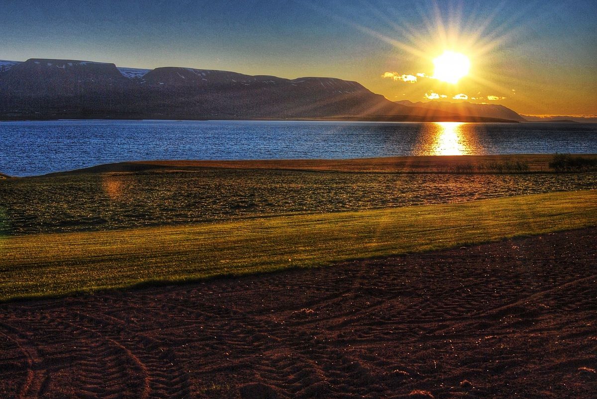 Lights Midnight (akureyri)