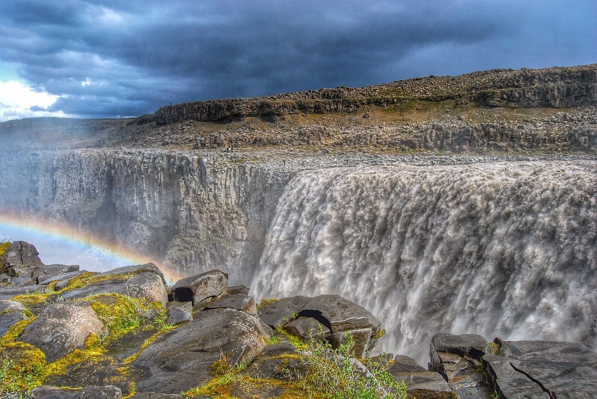 Dettifoss. Noi siamo troppo piccoli