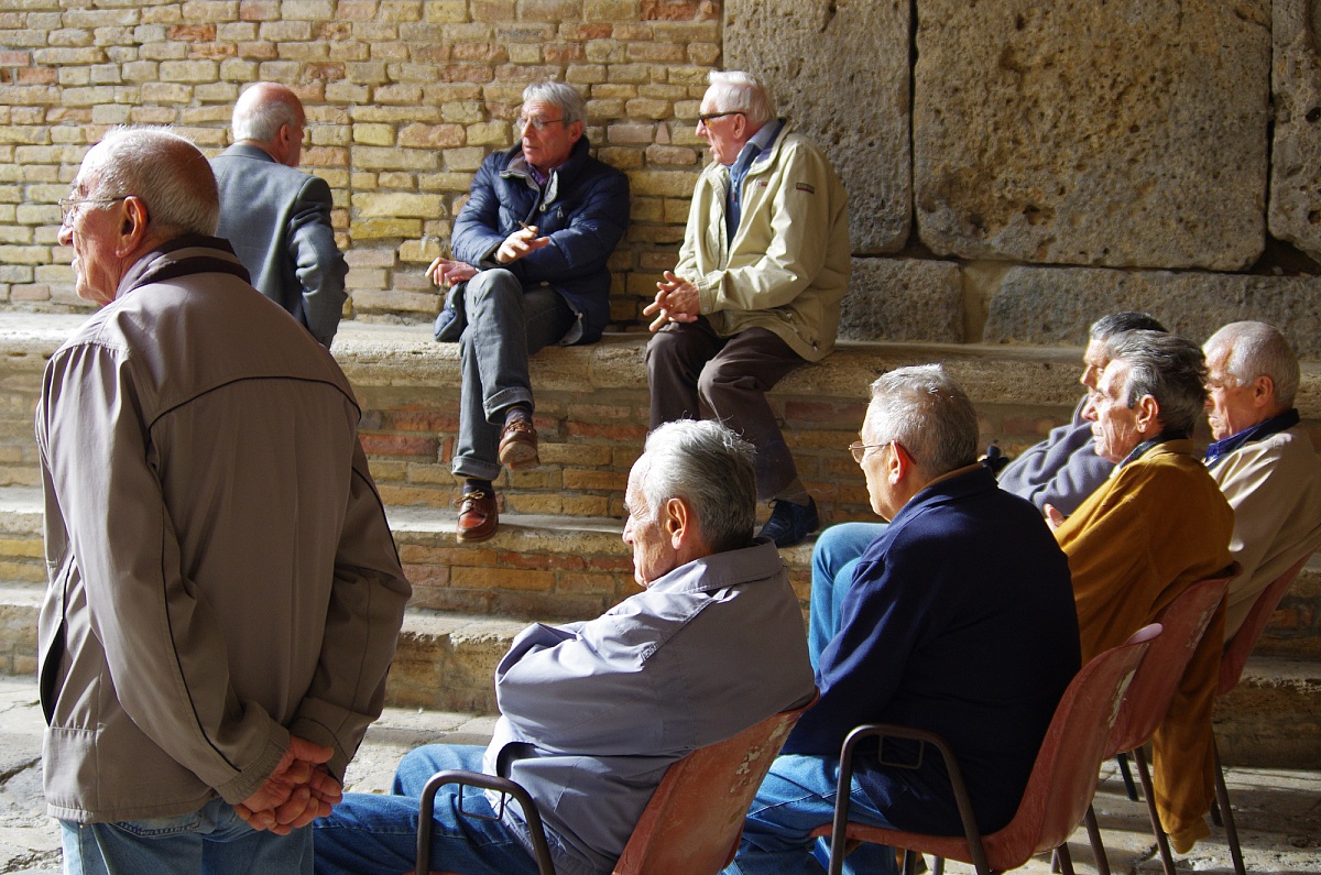 II .. Senate of San Gimignano