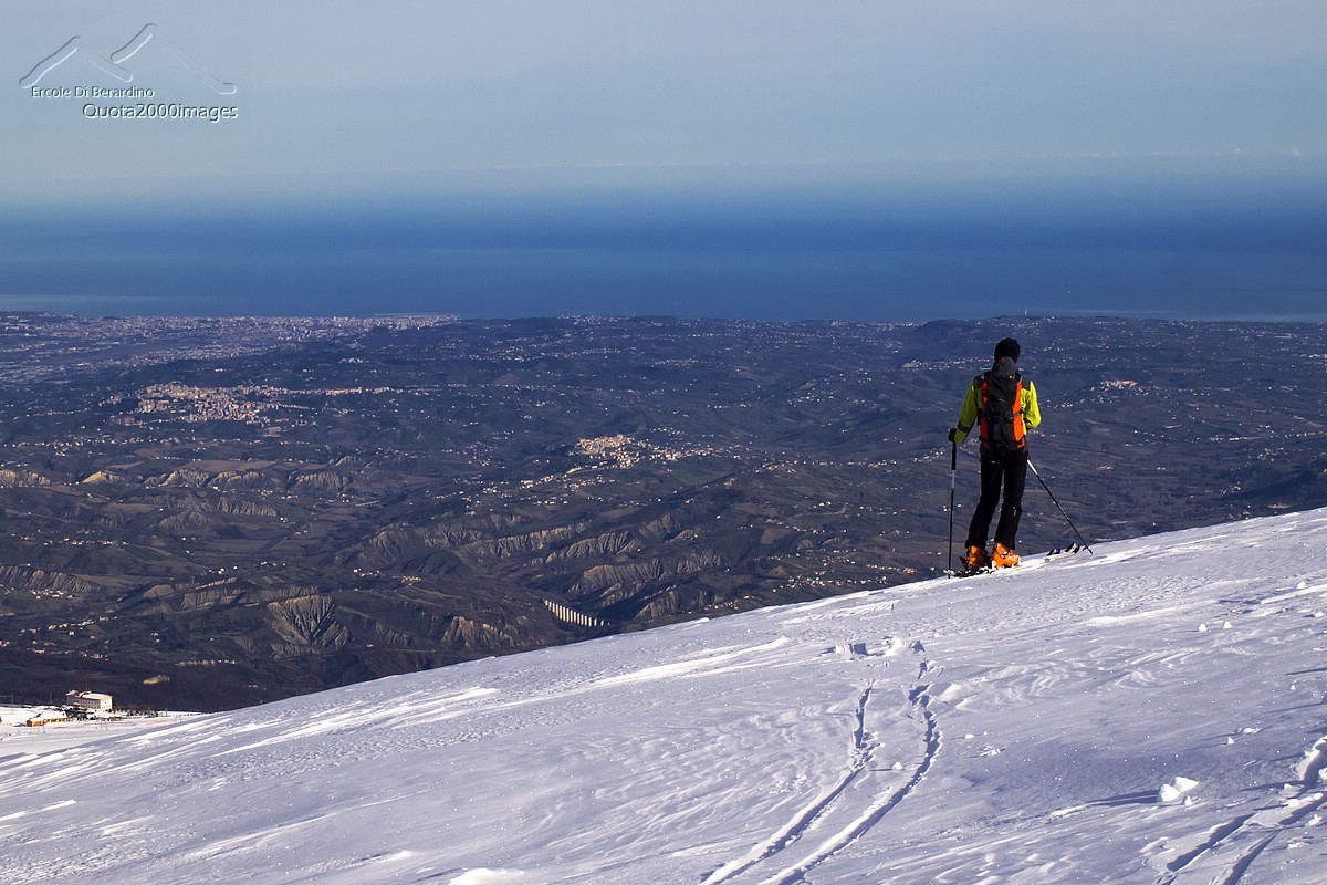 .............. The sea "two steps."