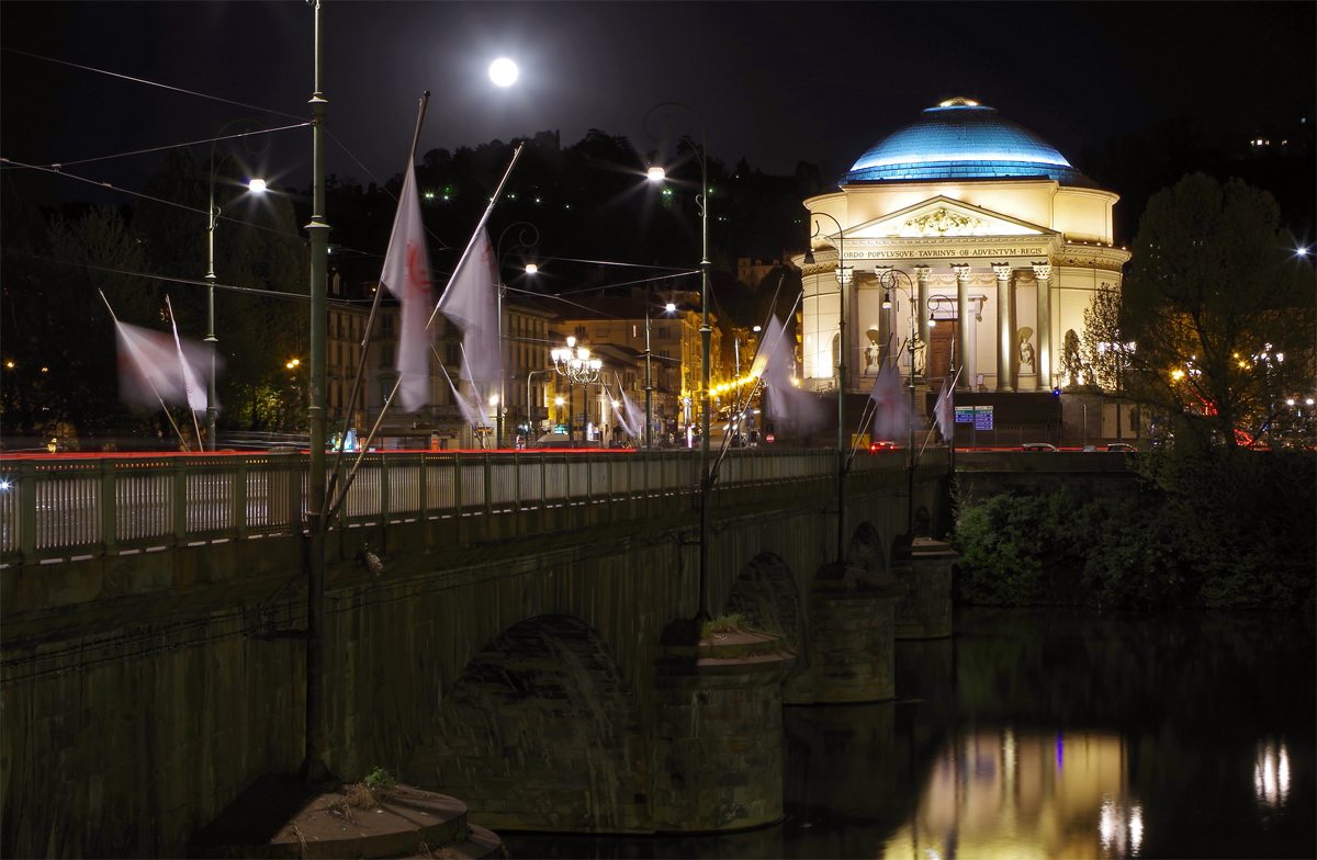 Ponte Vittorio Emanuele I and the Great Mother