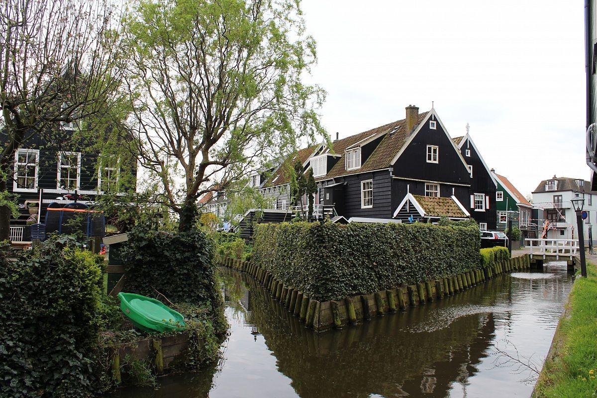 Beautiful houses in Marken