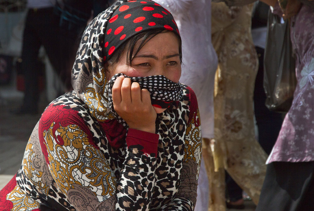 Samarkand - Woman at the market