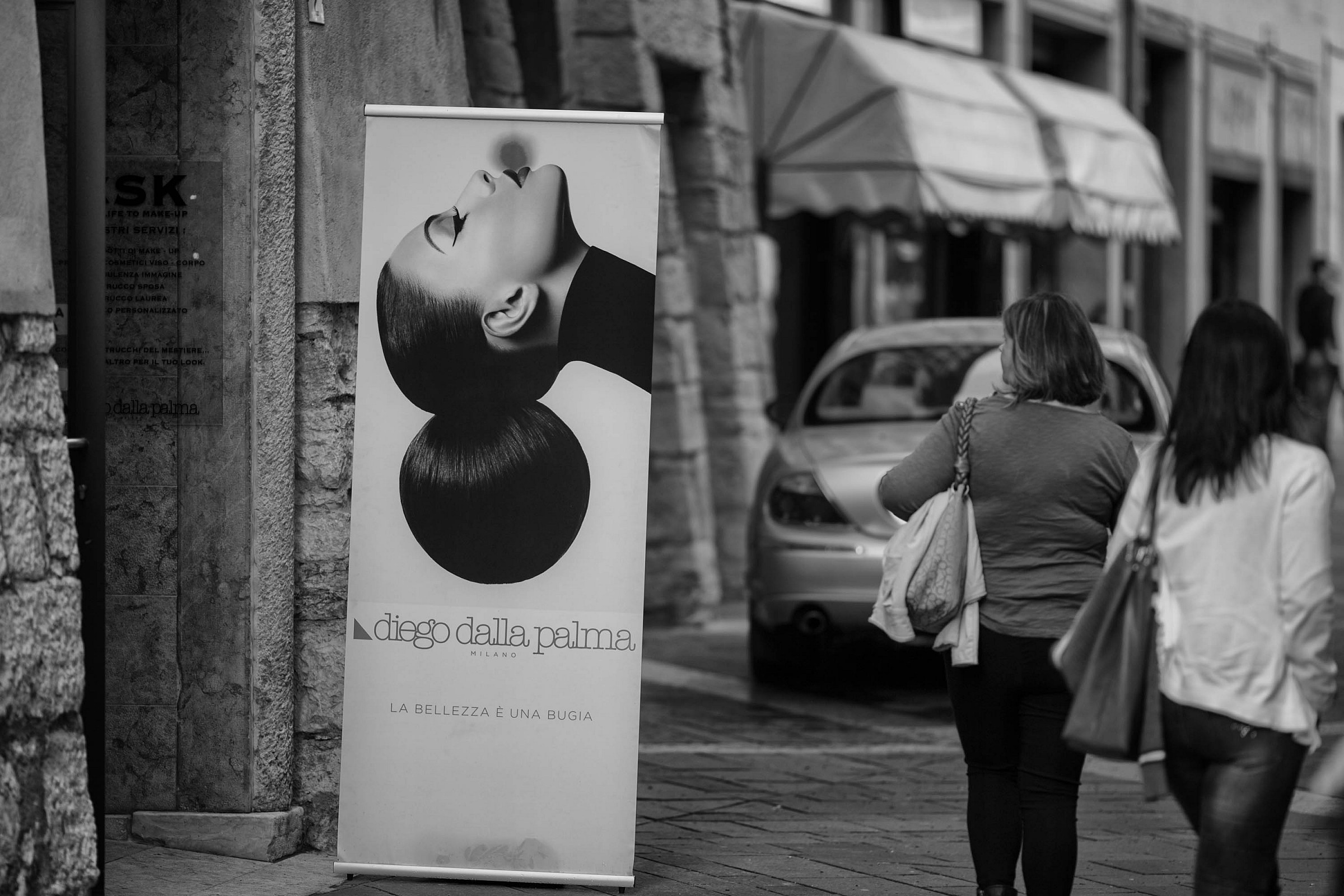 la bellezza è una bugia