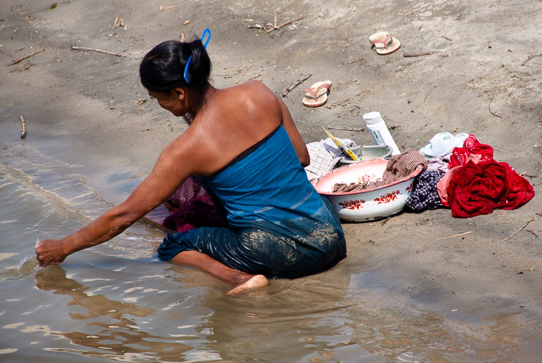 Myanmar - Donna di fiume