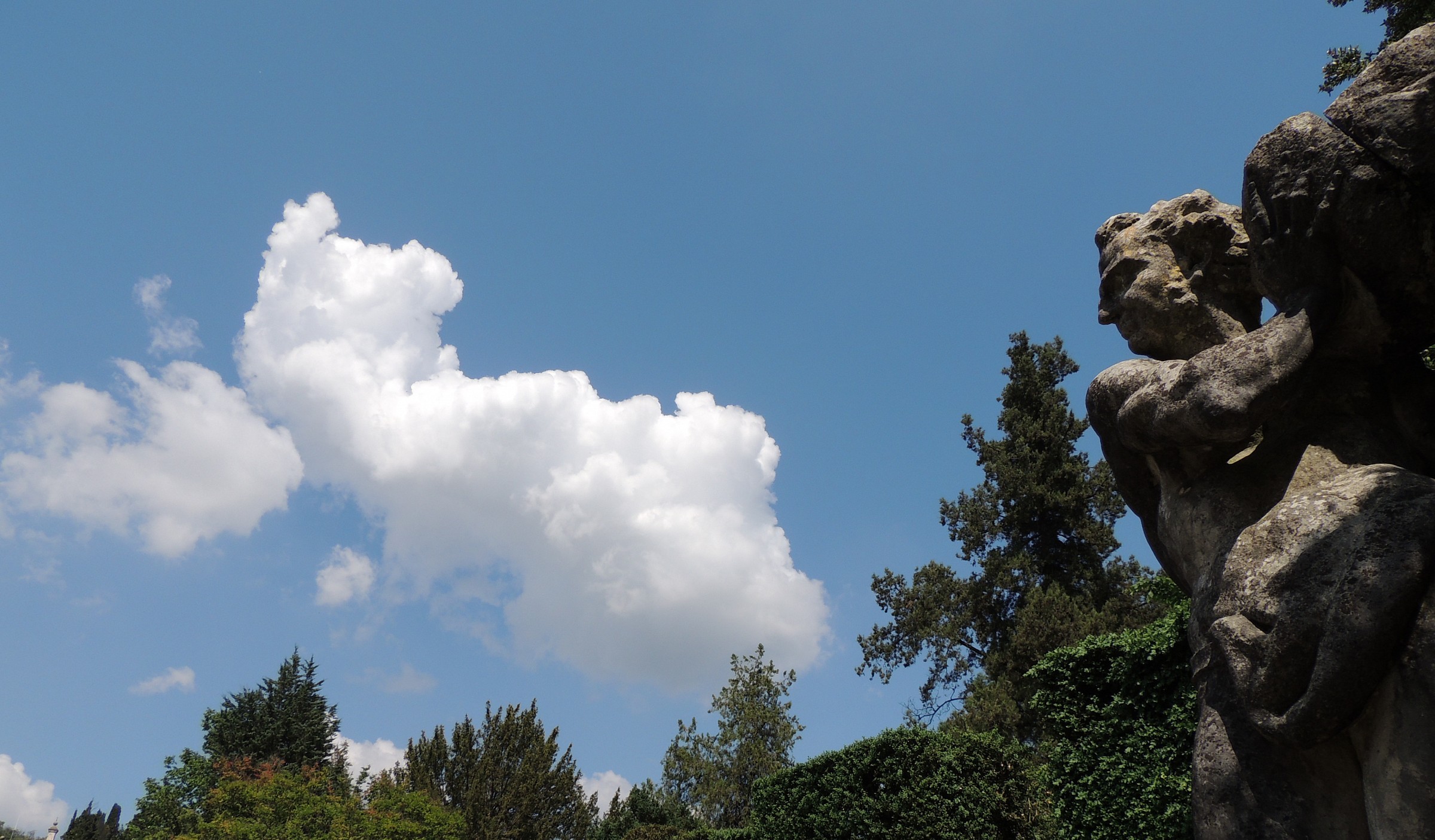 Villa Barbarigo-the statue and the cloud