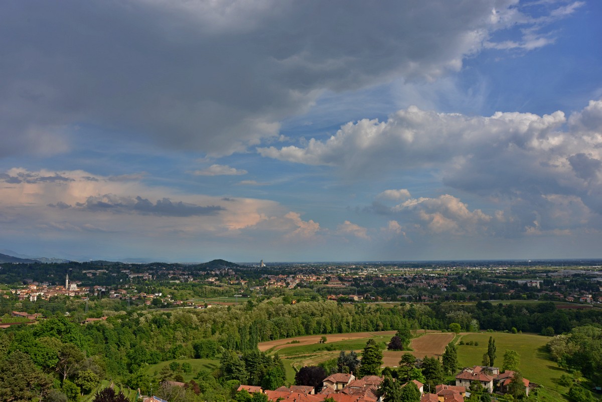Temporale su Montevecchia..