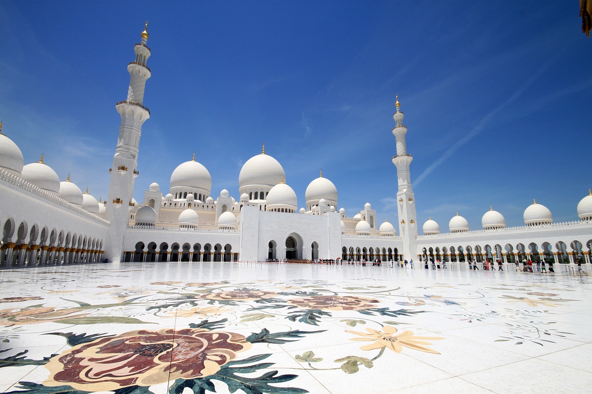 Panoramica della Gran Moschea dello Sceicco Zayed