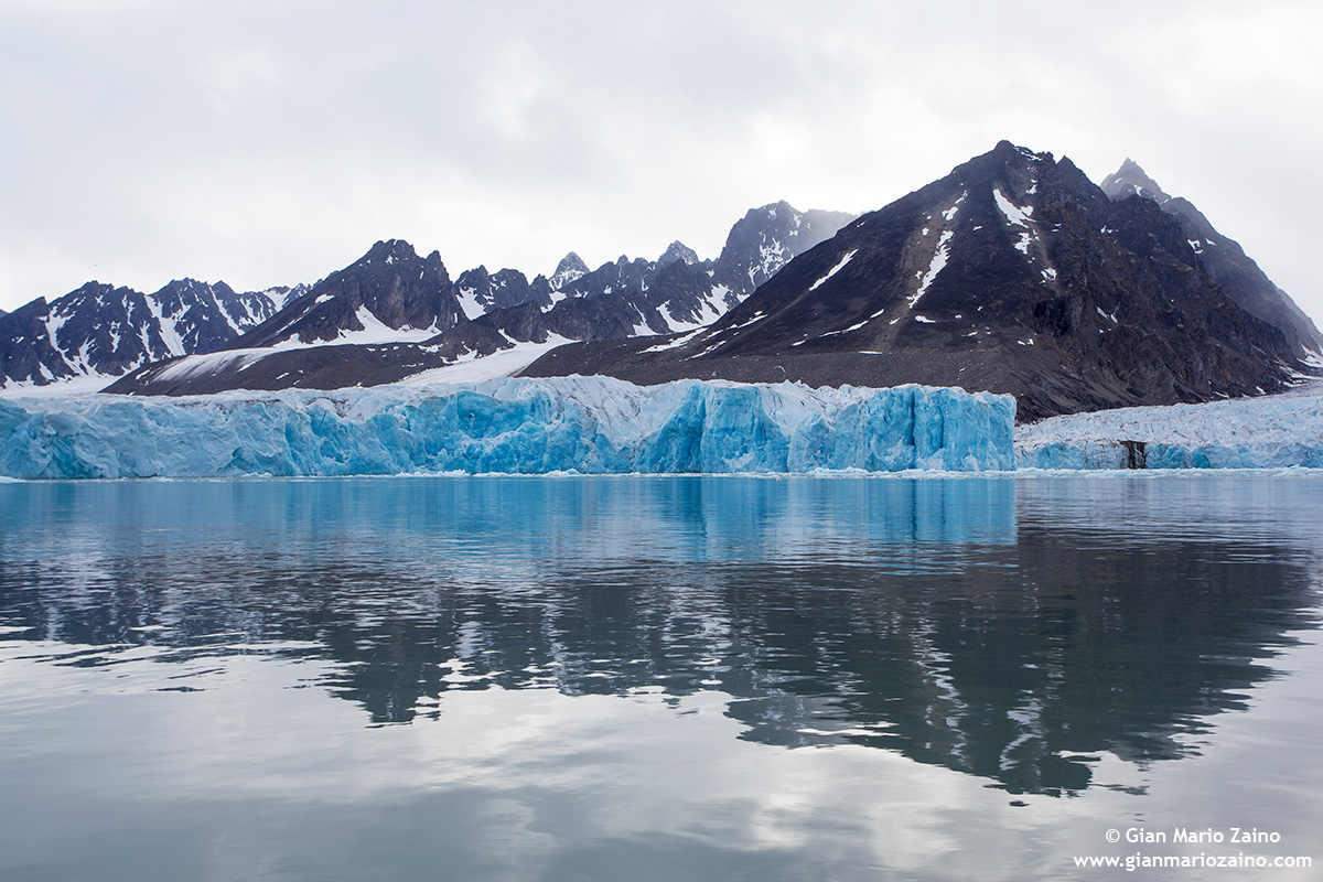Liefdefjorden, Monaco glacier