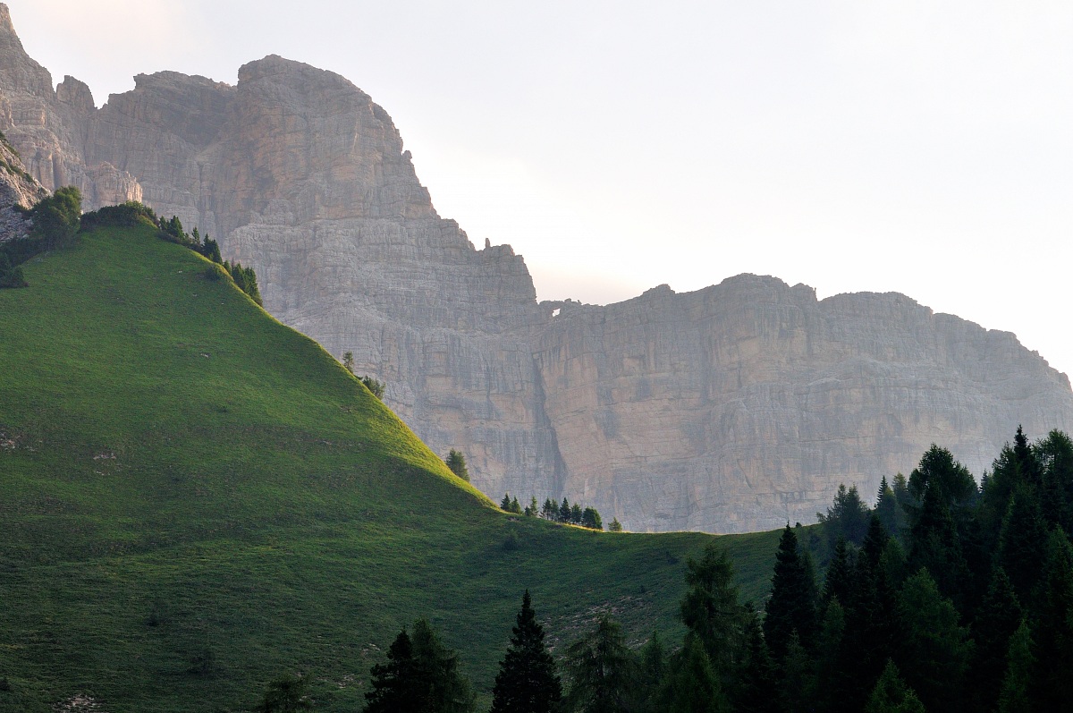 Alba nei dintorni del Rifugio Boz