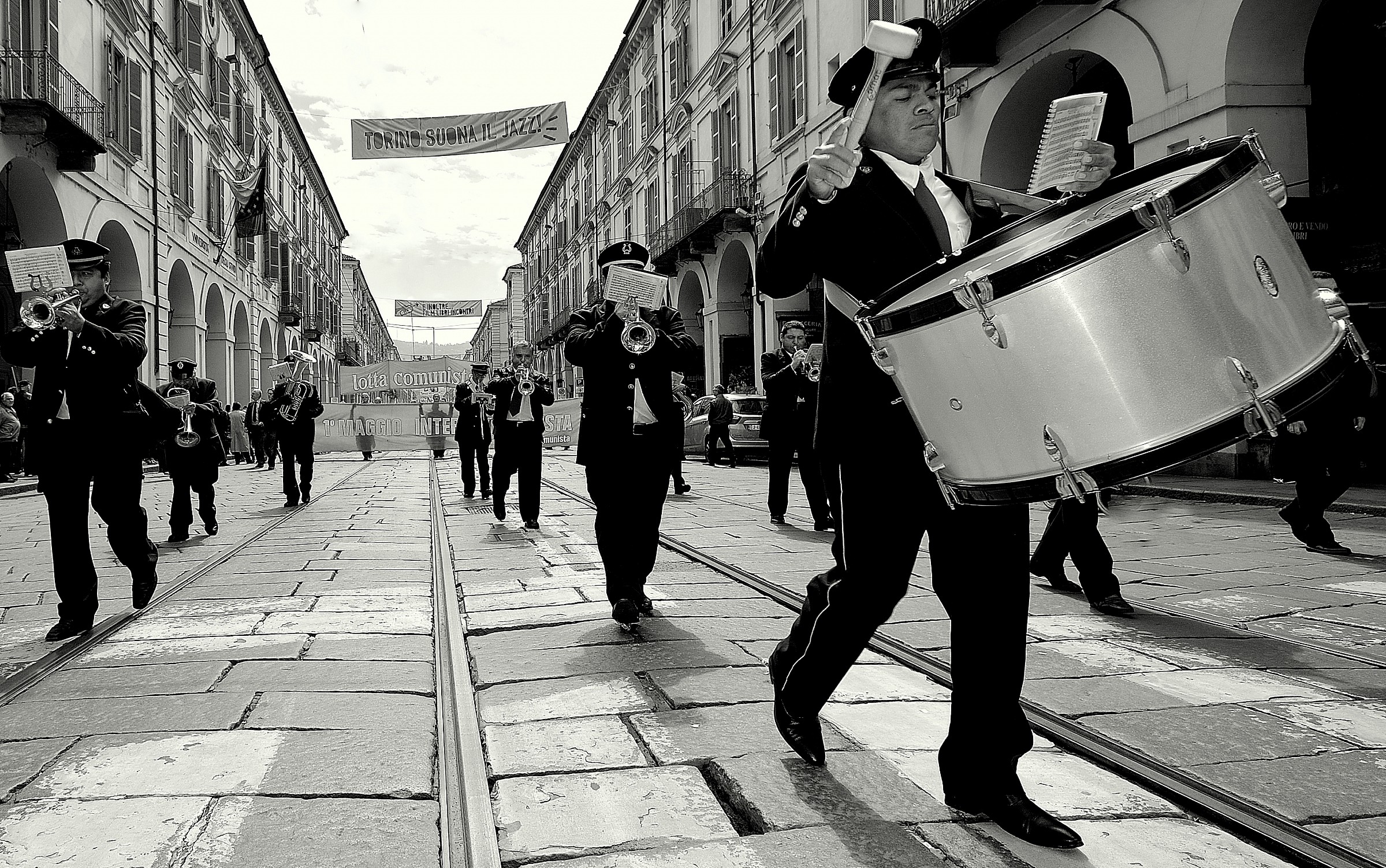 contrapposizione..................