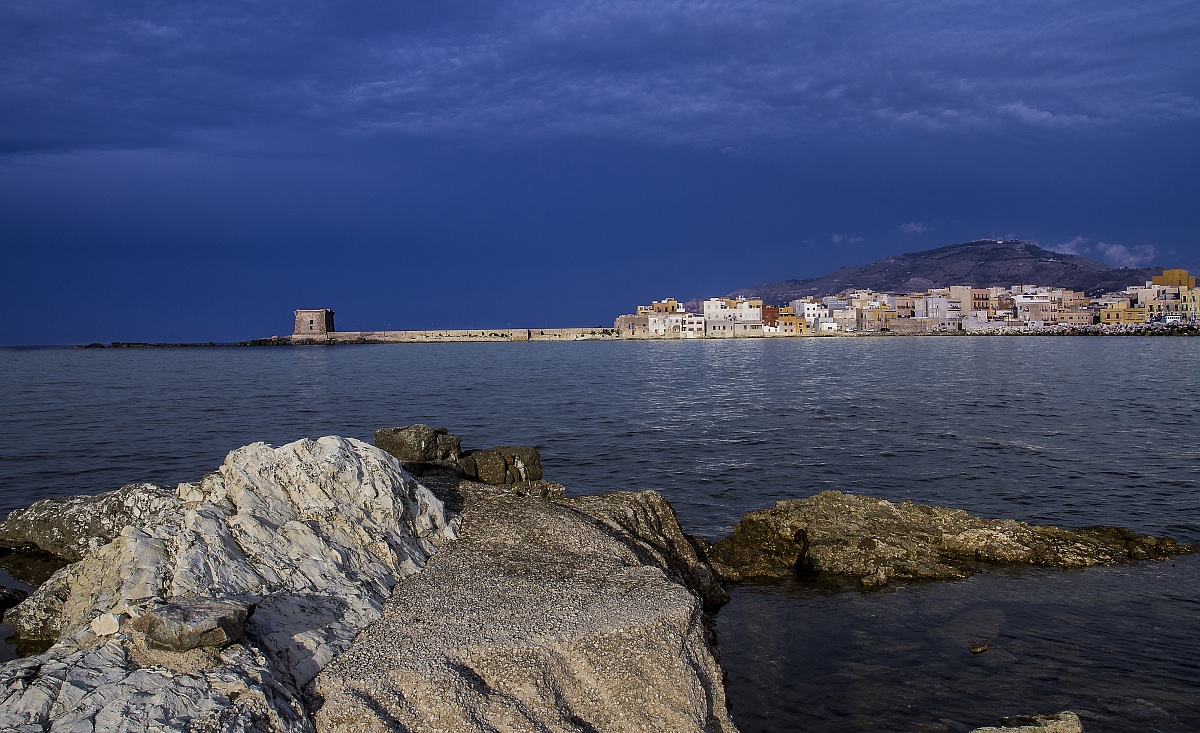 Begins or where it ends ... Italy