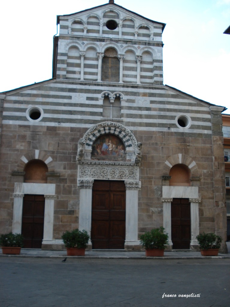 Lucca  chiesa di . Giusto
