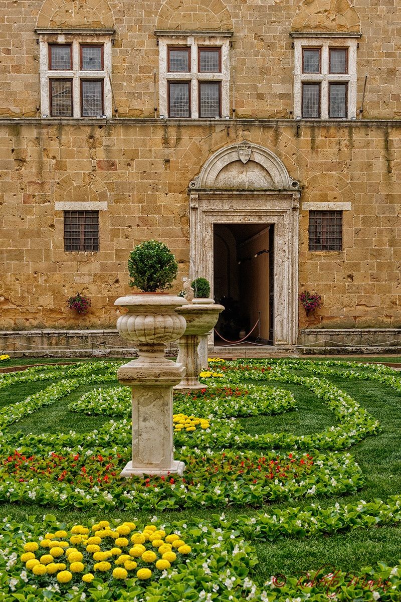 the central square of Pienza