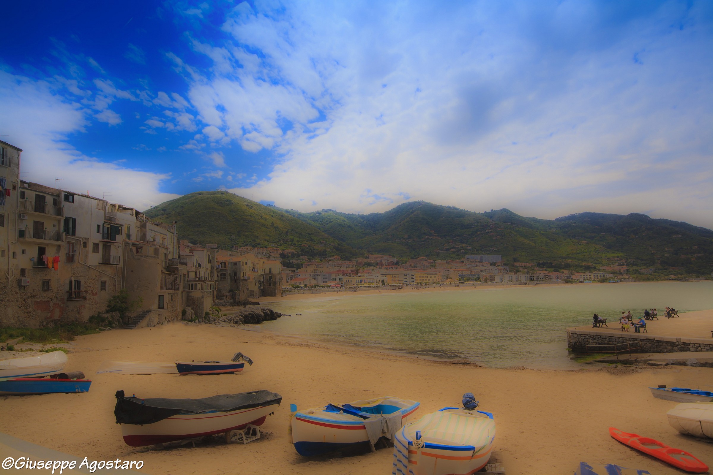 Boats in Cefalu eos 1000d sigma 10-20 at 13mm F.11 1/125