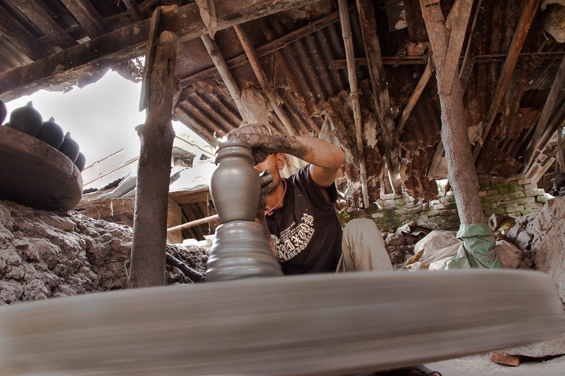 Nepal, the potter