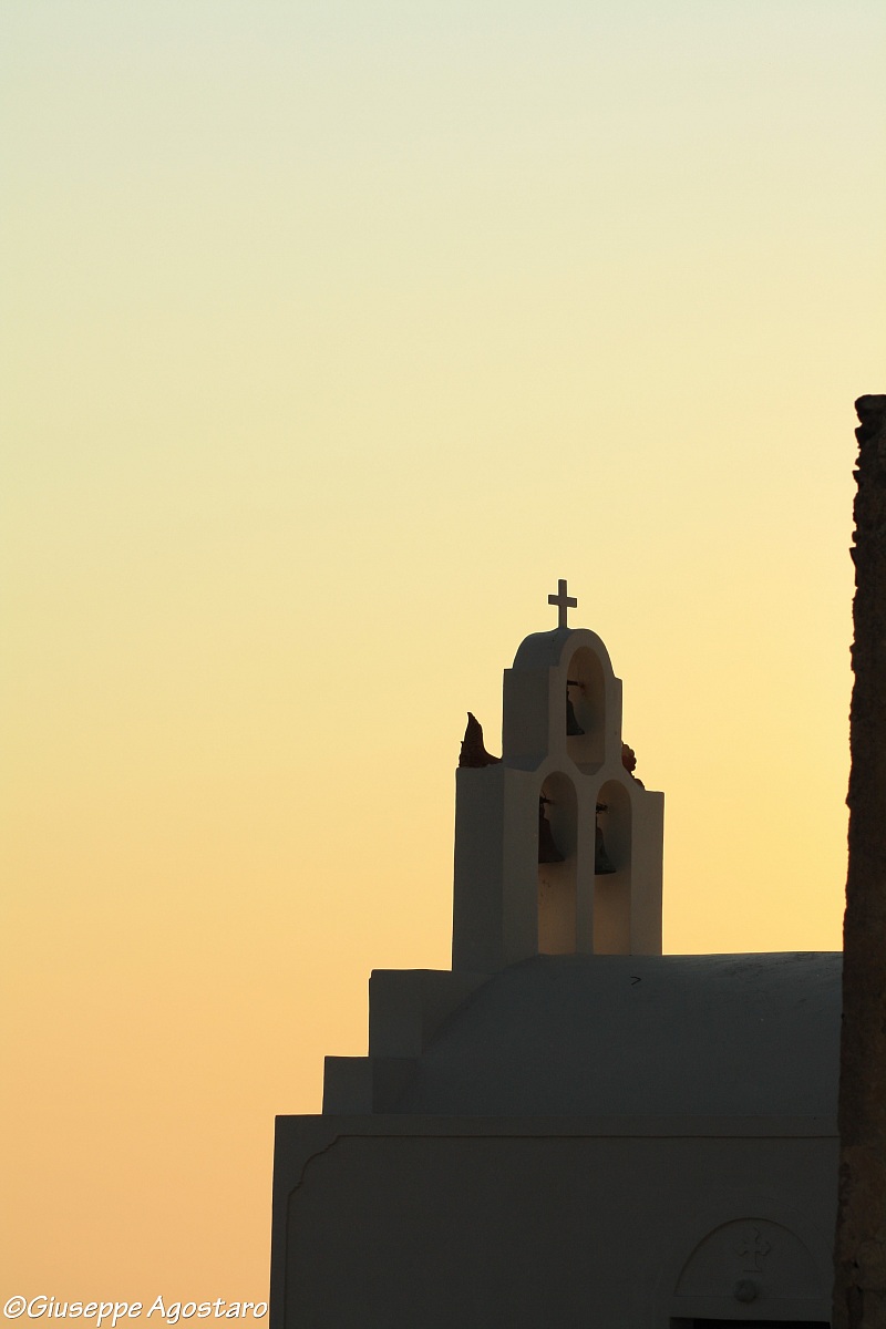 church in santorini