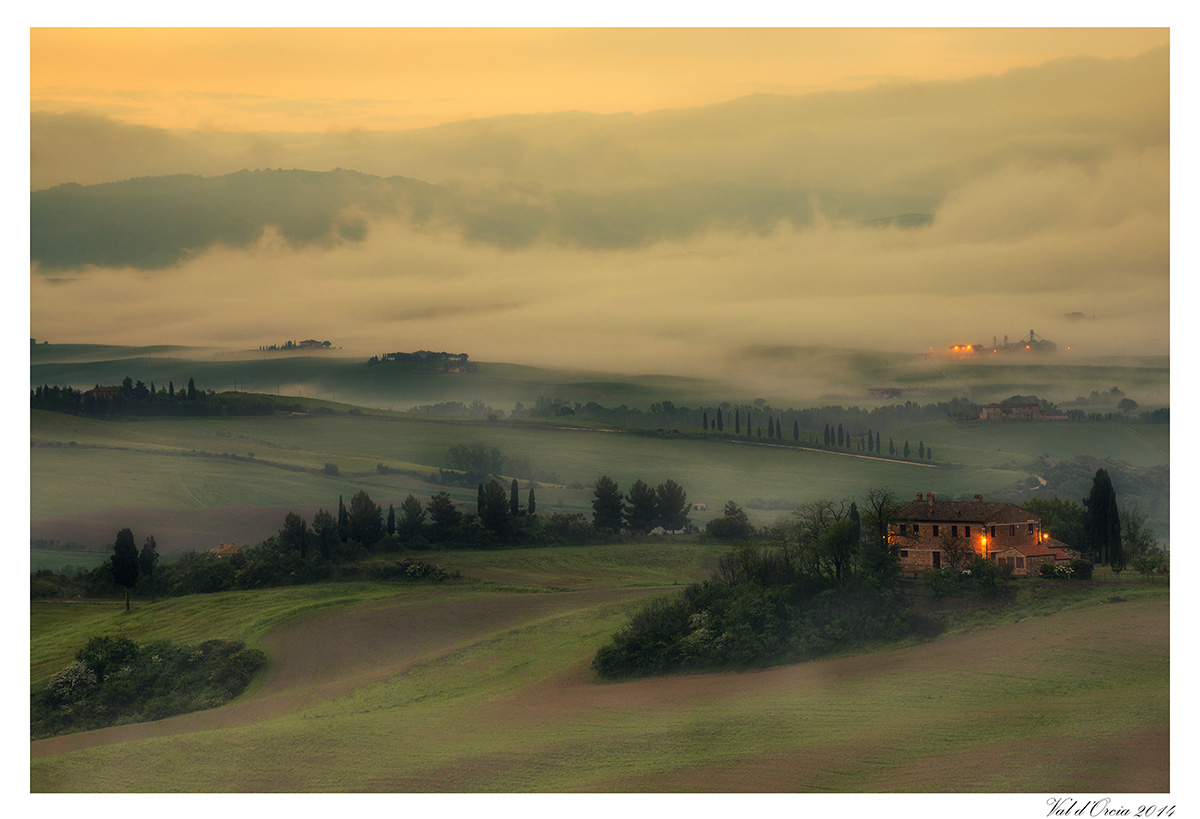Nebbie mattutine in Val d'Orcia