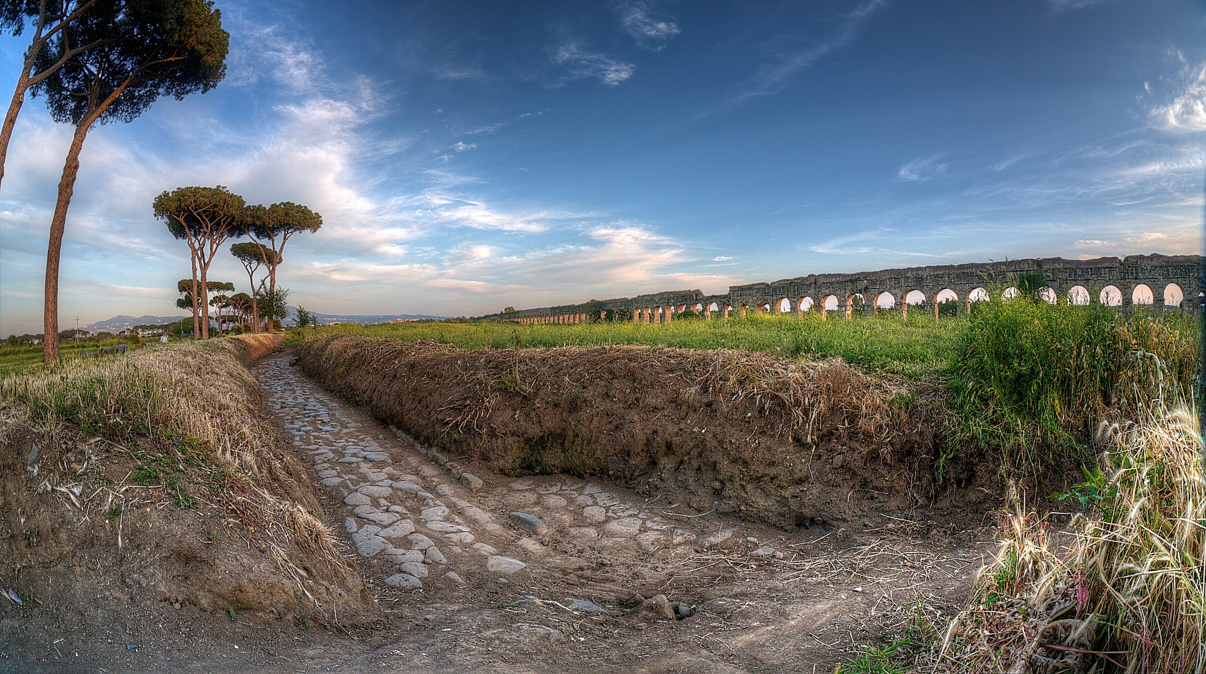 Via Latina. Park of the aqueducts