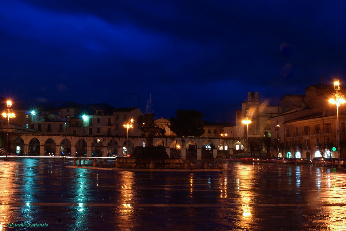 notturno in piazza Garibaldi