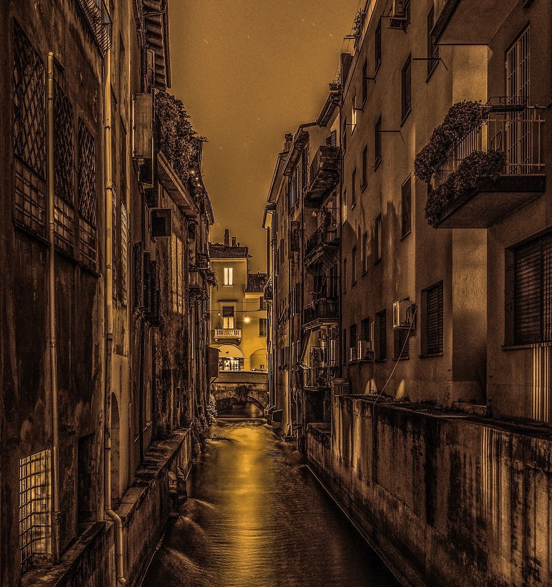 Channel Bologna Via Guglielmo Oberdan - Bologna