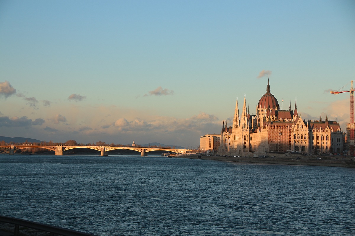 Budapest, il parlamento e il Danubio