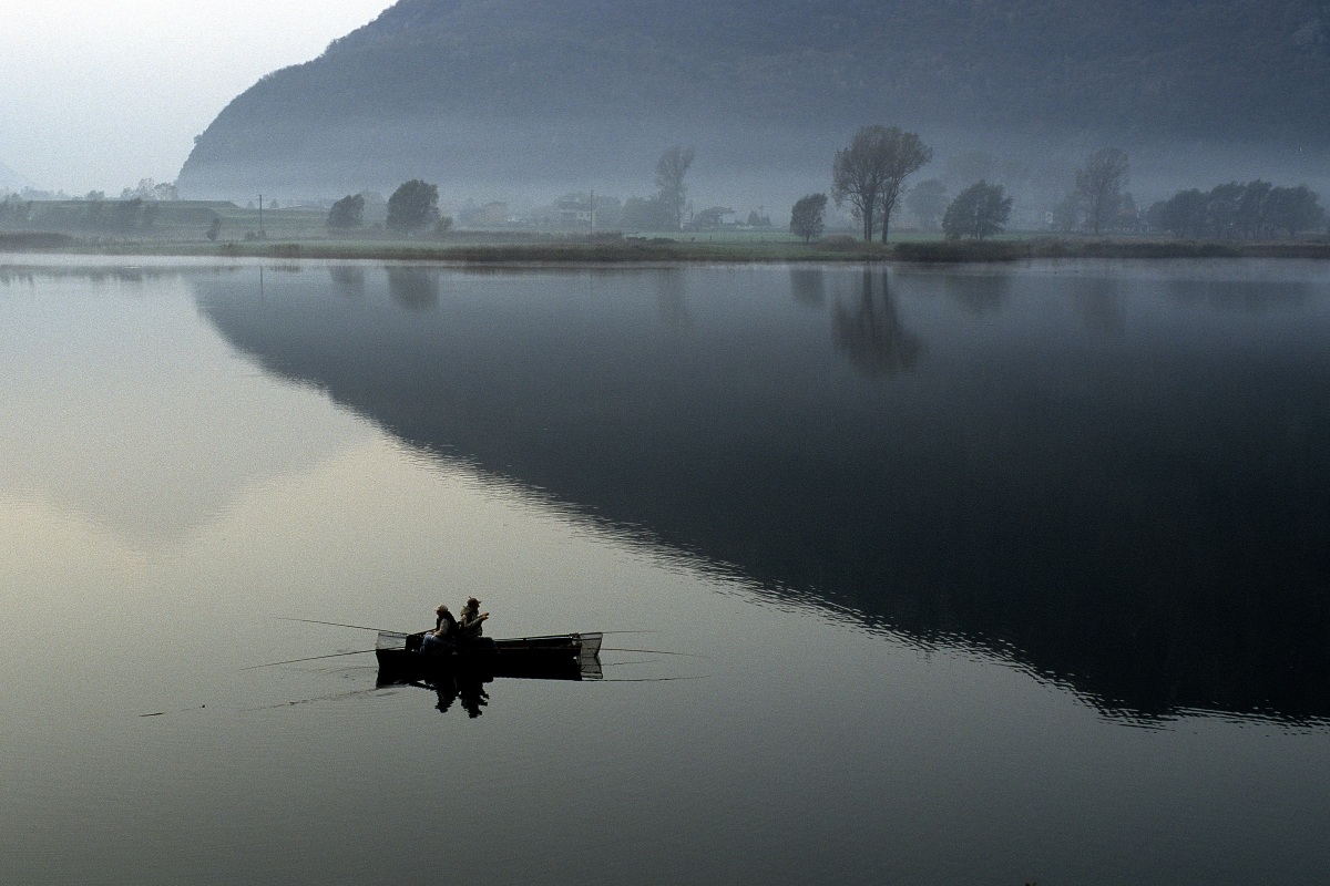 Lake mezzola - fishermen