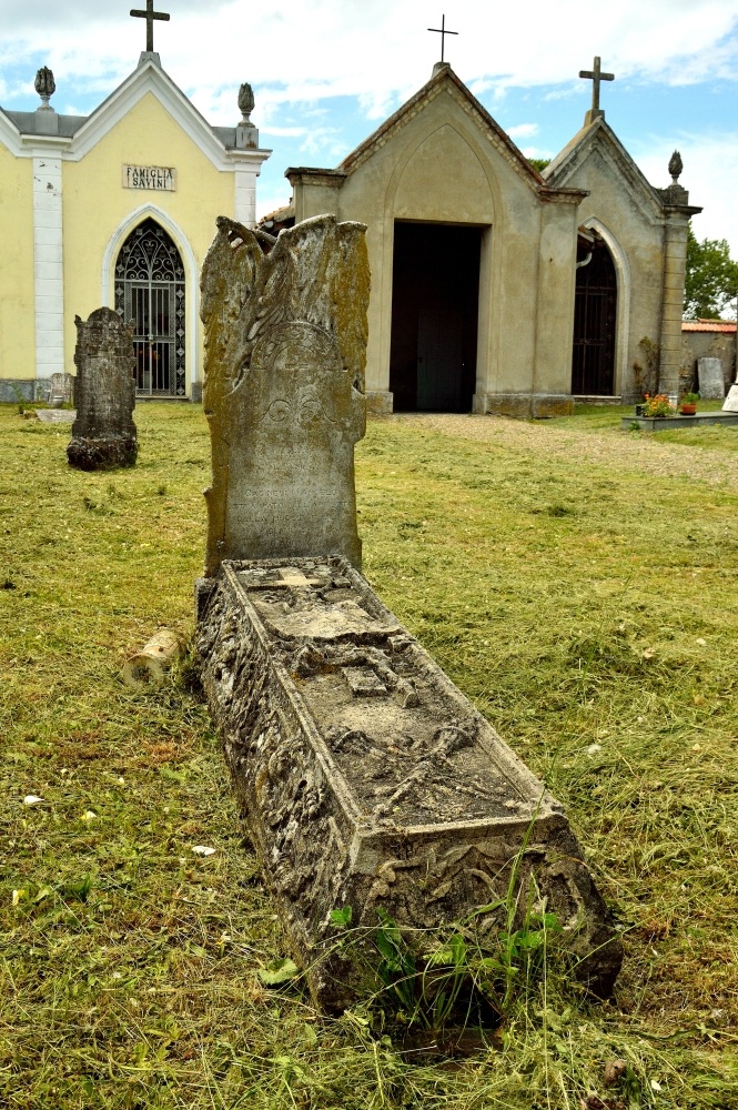 Piccolo cimitero di campagna