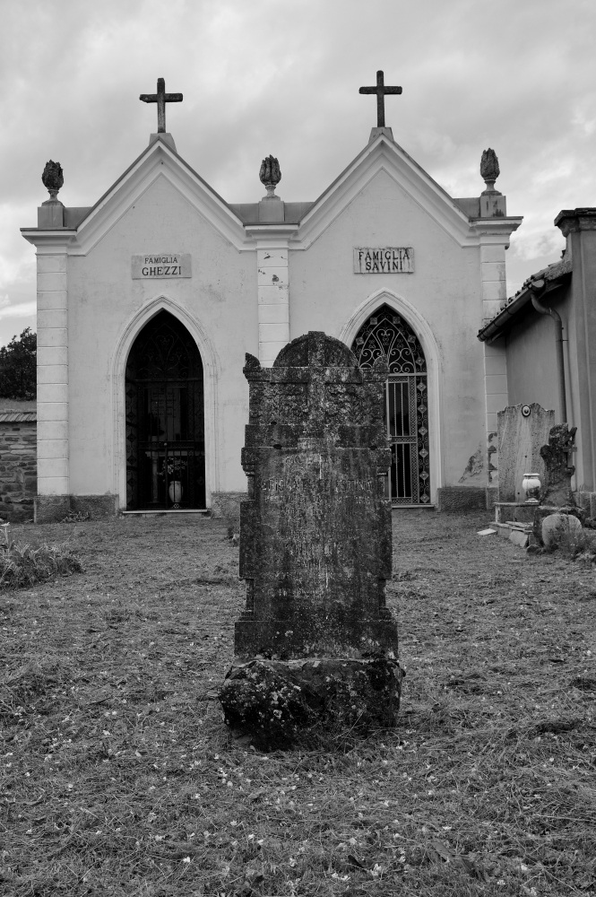 Piccolo cimitero di campagna