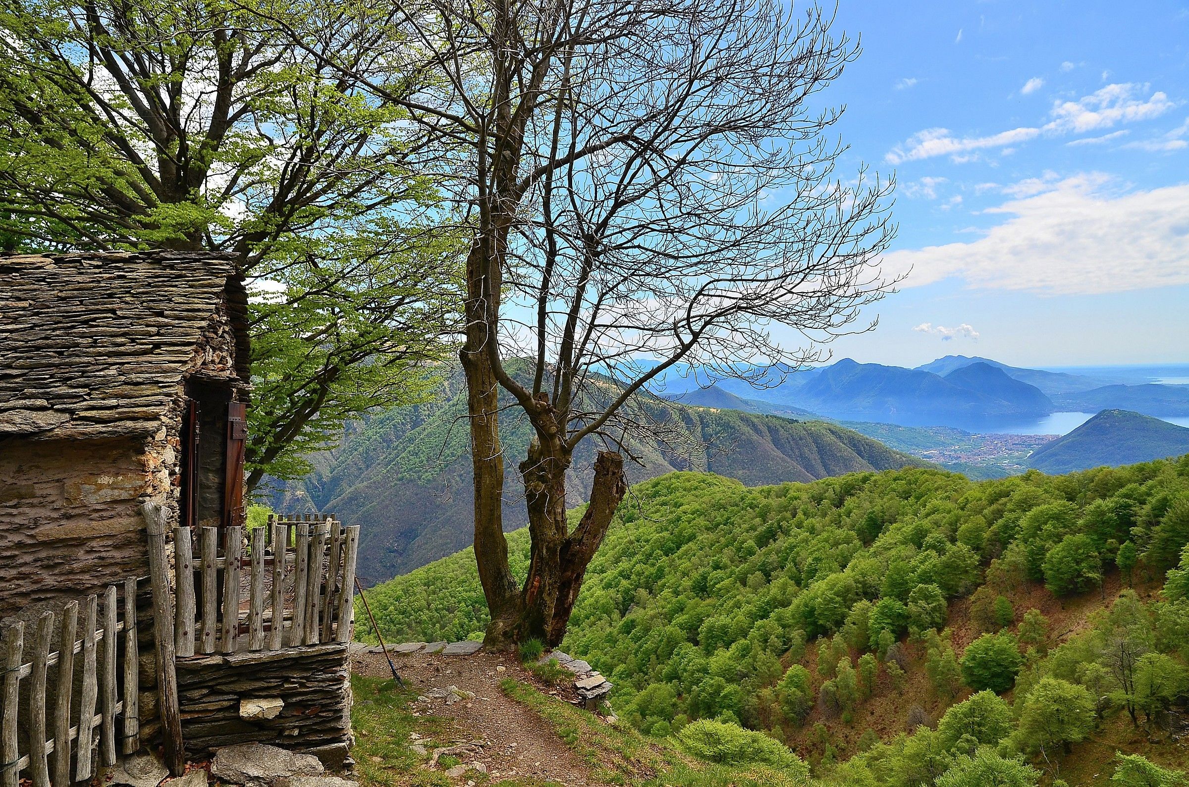 Sguardo verso il lago