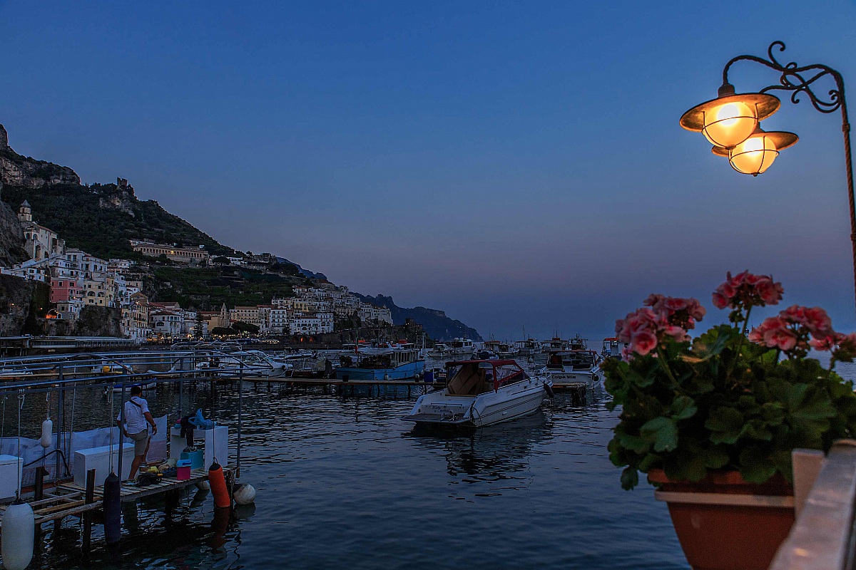 amalfi blue hour