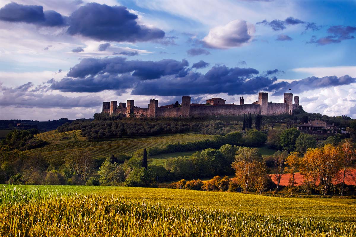 Monteriggioni in Aprile
