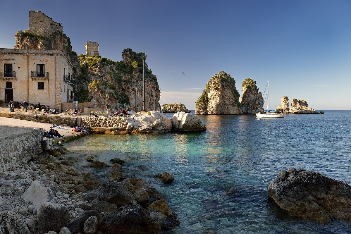 Scopello - The tuna and stacks