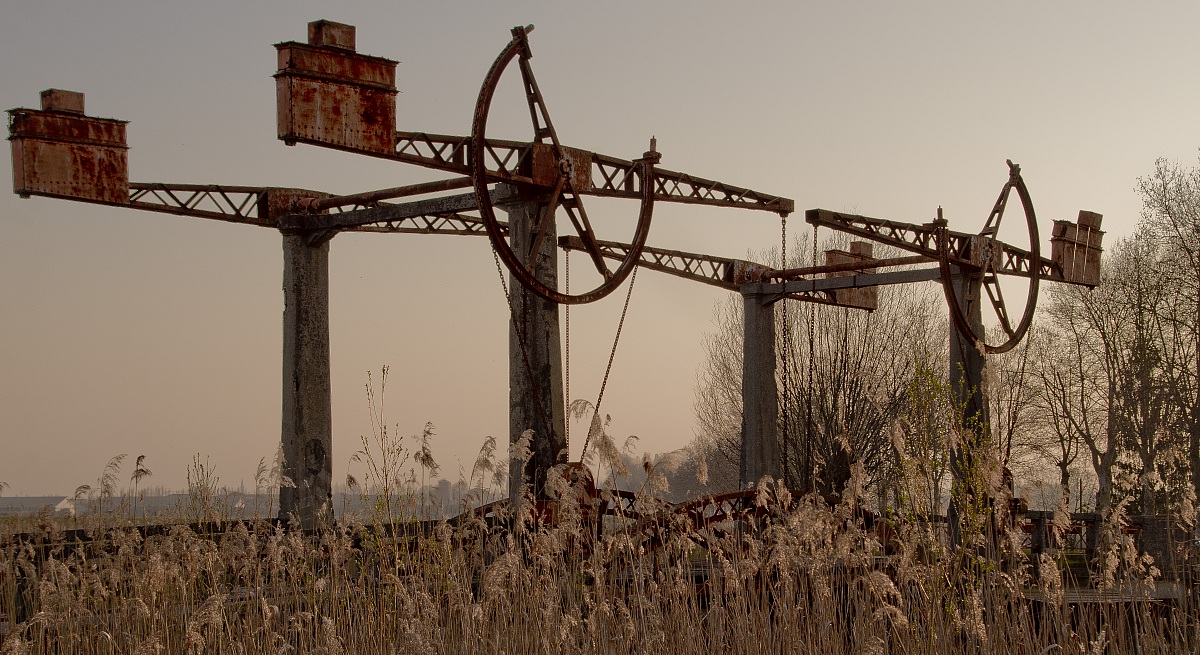 The drawbridge ... it gets up more