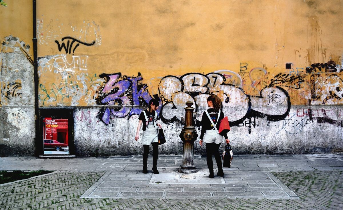 Tribute to Fontana n.2: fontana (con fans)