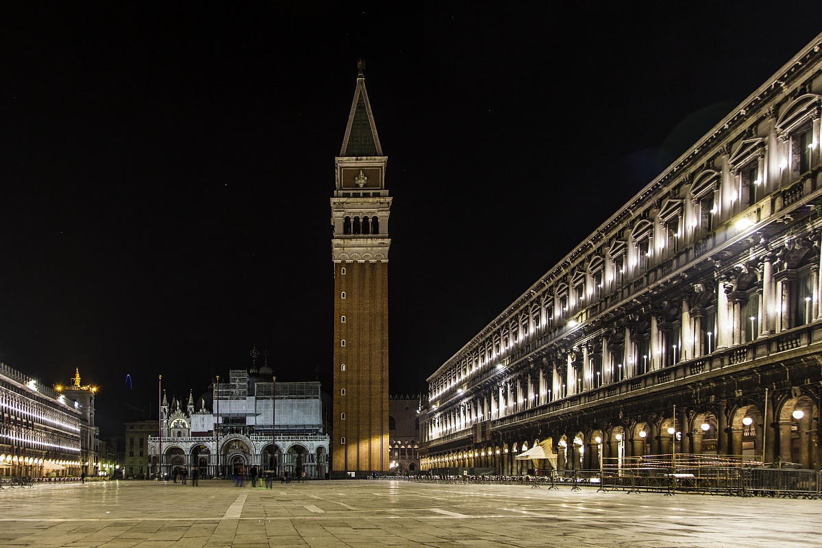San Marco by night ....