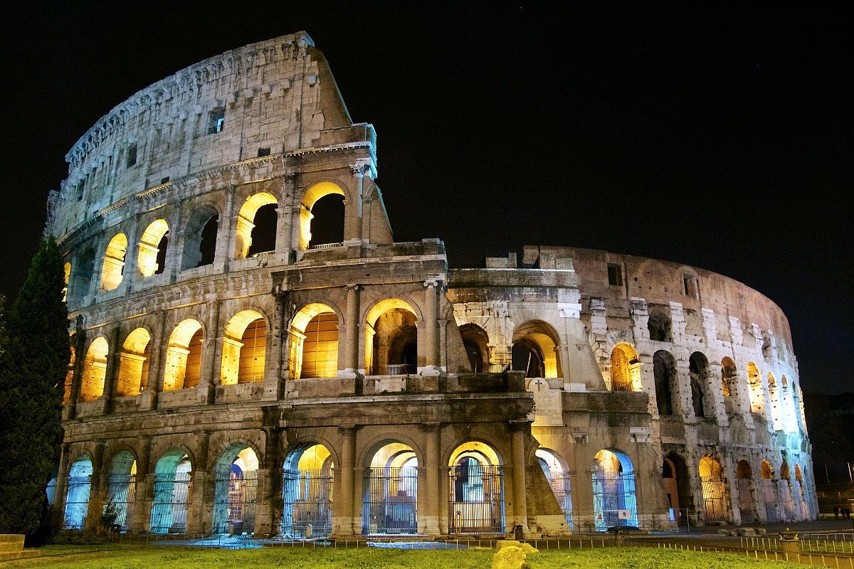 Colosseo di notte
