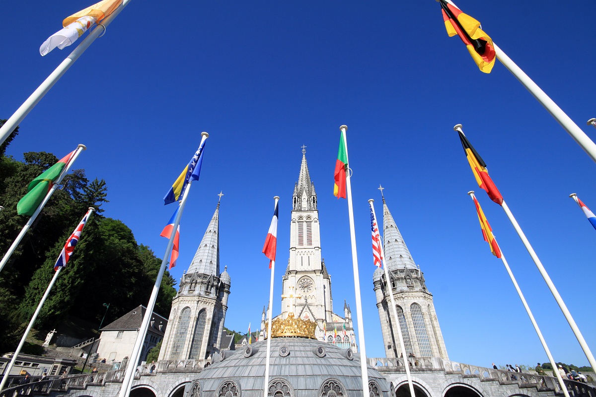 Flags in Lourdes