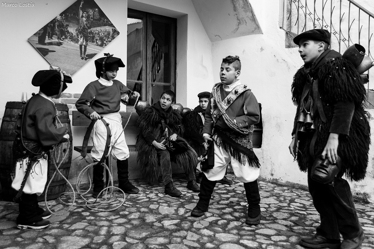 Piccoli Mamuthones crescono...